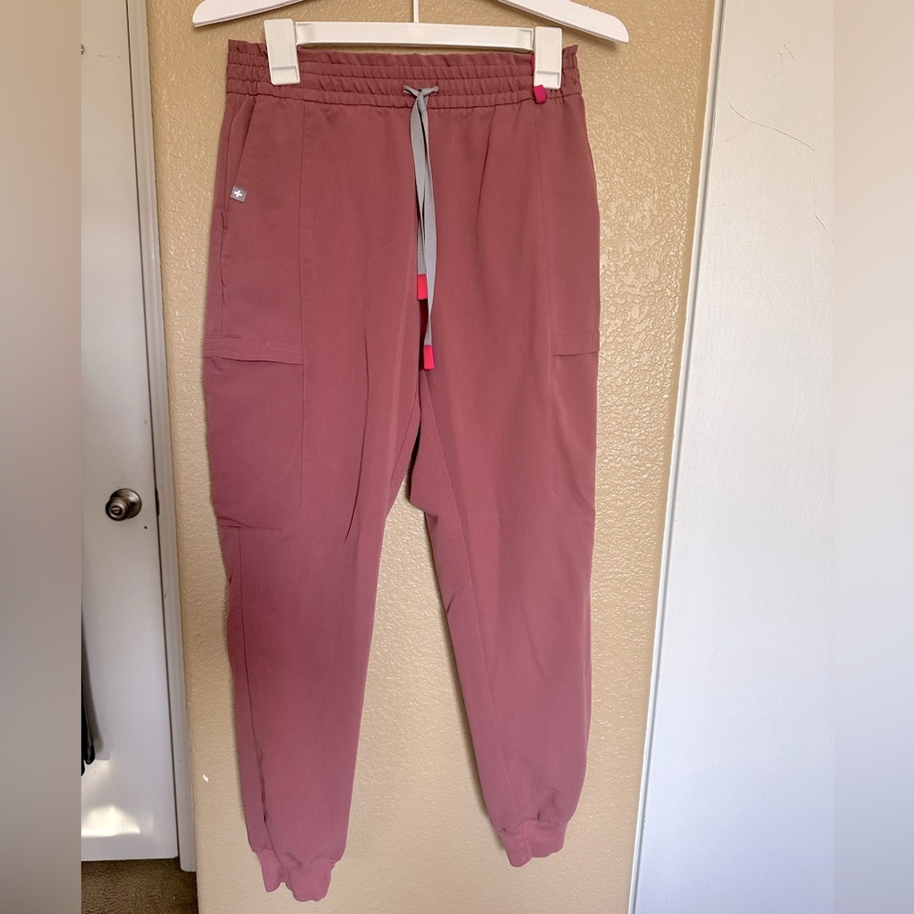 Figs scrunch waistband jogger pant